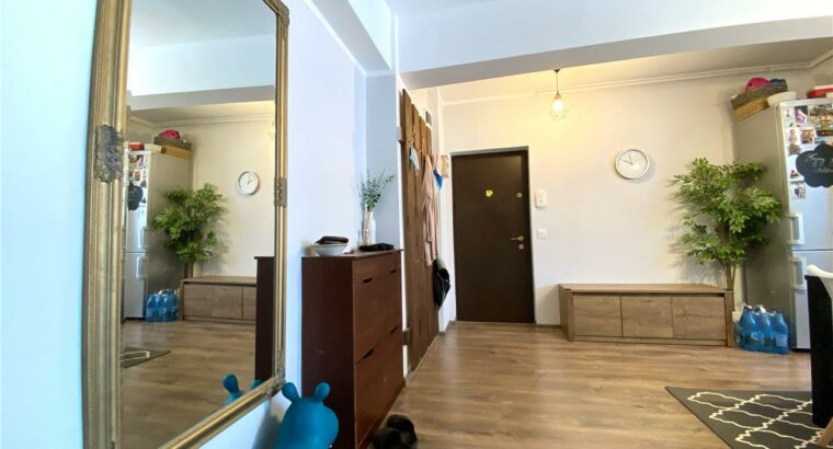 Vând apartament 3 camere in Marasti