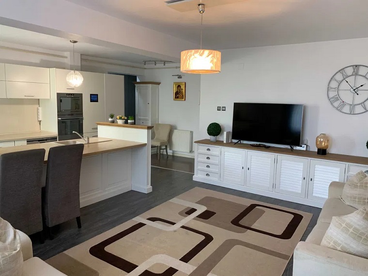 Alba Iulia- Vând apartament 3 camere decomandat complet mobilat, zona Cetate – Stadion 100000 €
