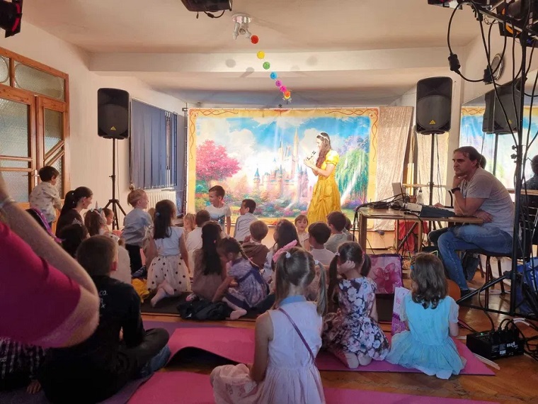 Brașov- Închiriez sală pentru petreceri copii, aniversări, spectacole, serbări, 39 lei