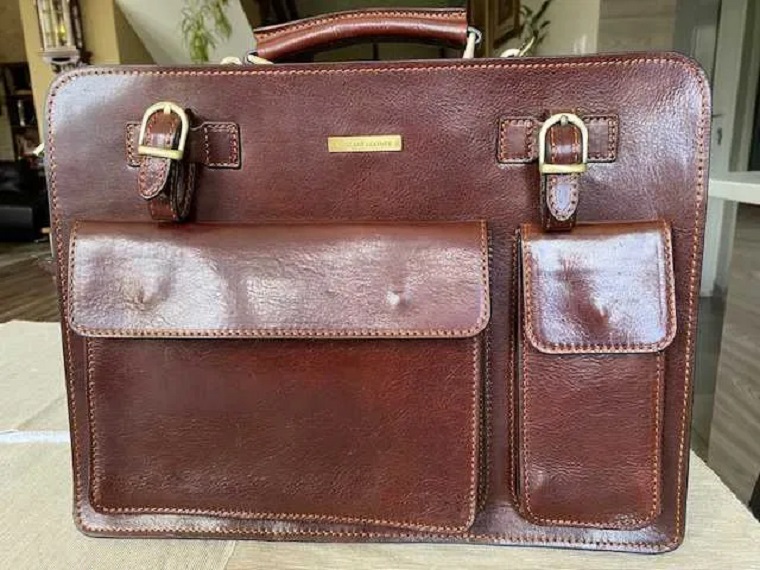 Harghita – Vând Servieta piele Tuscany Leather 700 lei