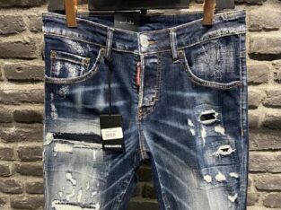 Alba- Vând blugi scurt Dsquared2 Jeans Colecțiile Noi 2022, 299 lei