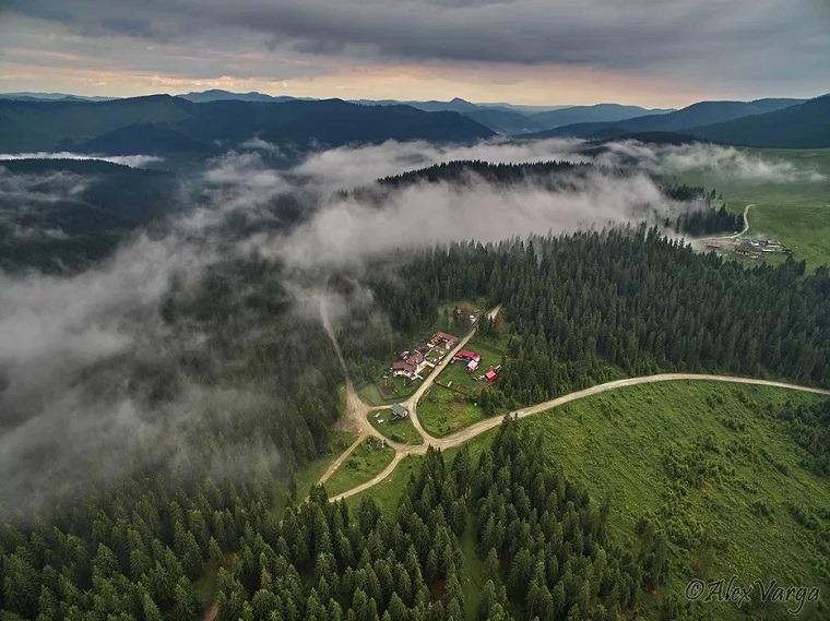 Bistrița- Cabană de vânzare în Pasul Rotunda – Munții Rodnei- Bistrița Năsăud 725 000 €