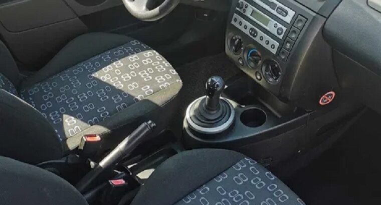 Bistrița- Vând Ford Fiesta Automat 1,4 i 1 999 €