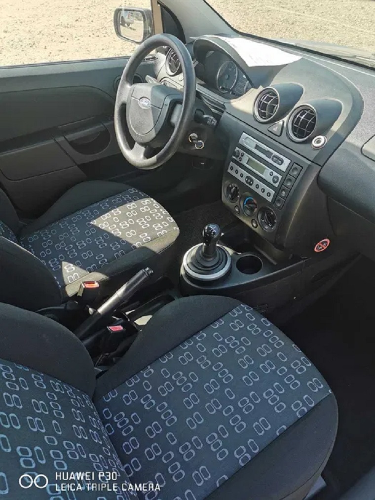 Bistrița- Vând Ford Fiesta Automat 1,4 i 1 999 €