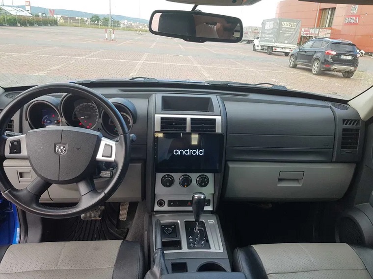 Sibiu- Vând Dodge Nitro 2.8 CRD 4×4 automat 5 500 €